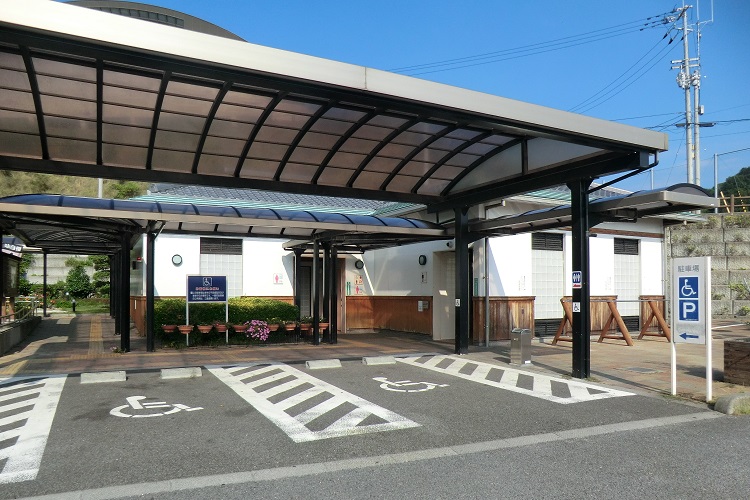 身障者用駐車場